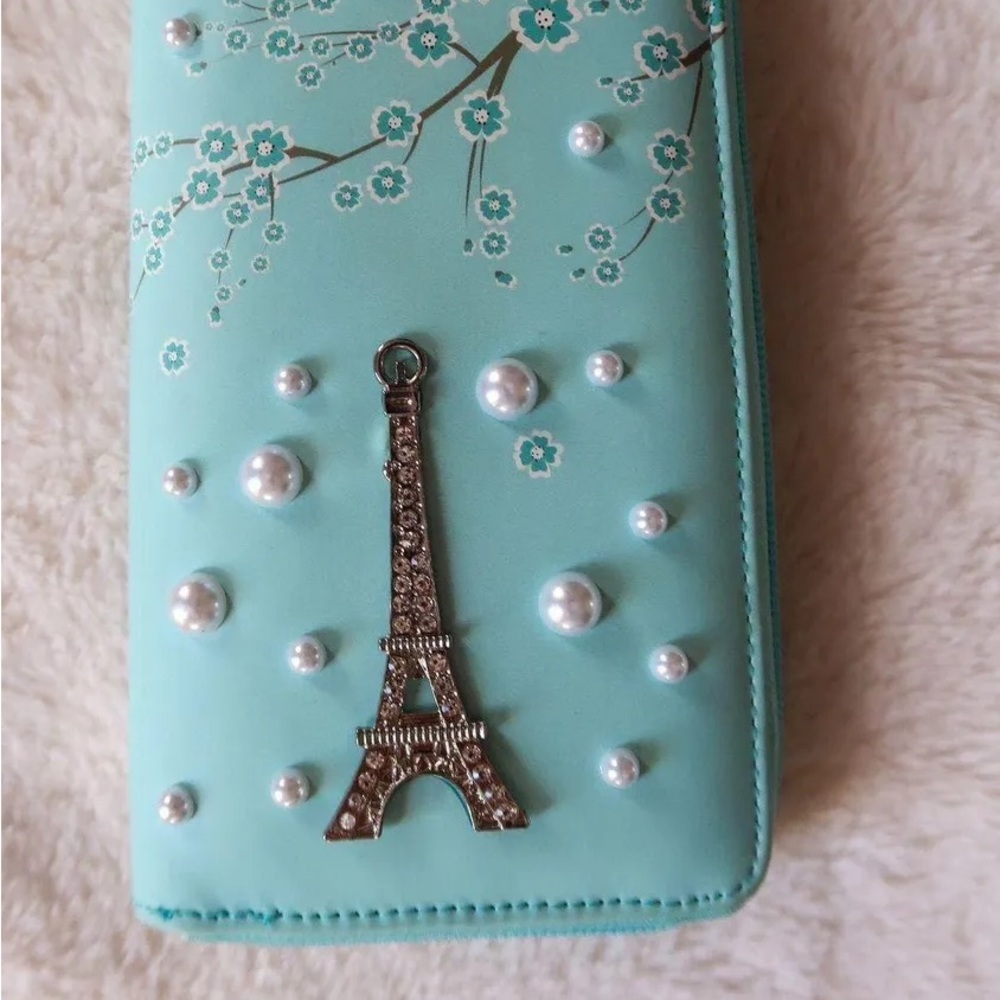 Elegant Eiffel Tower Blue Clutch
